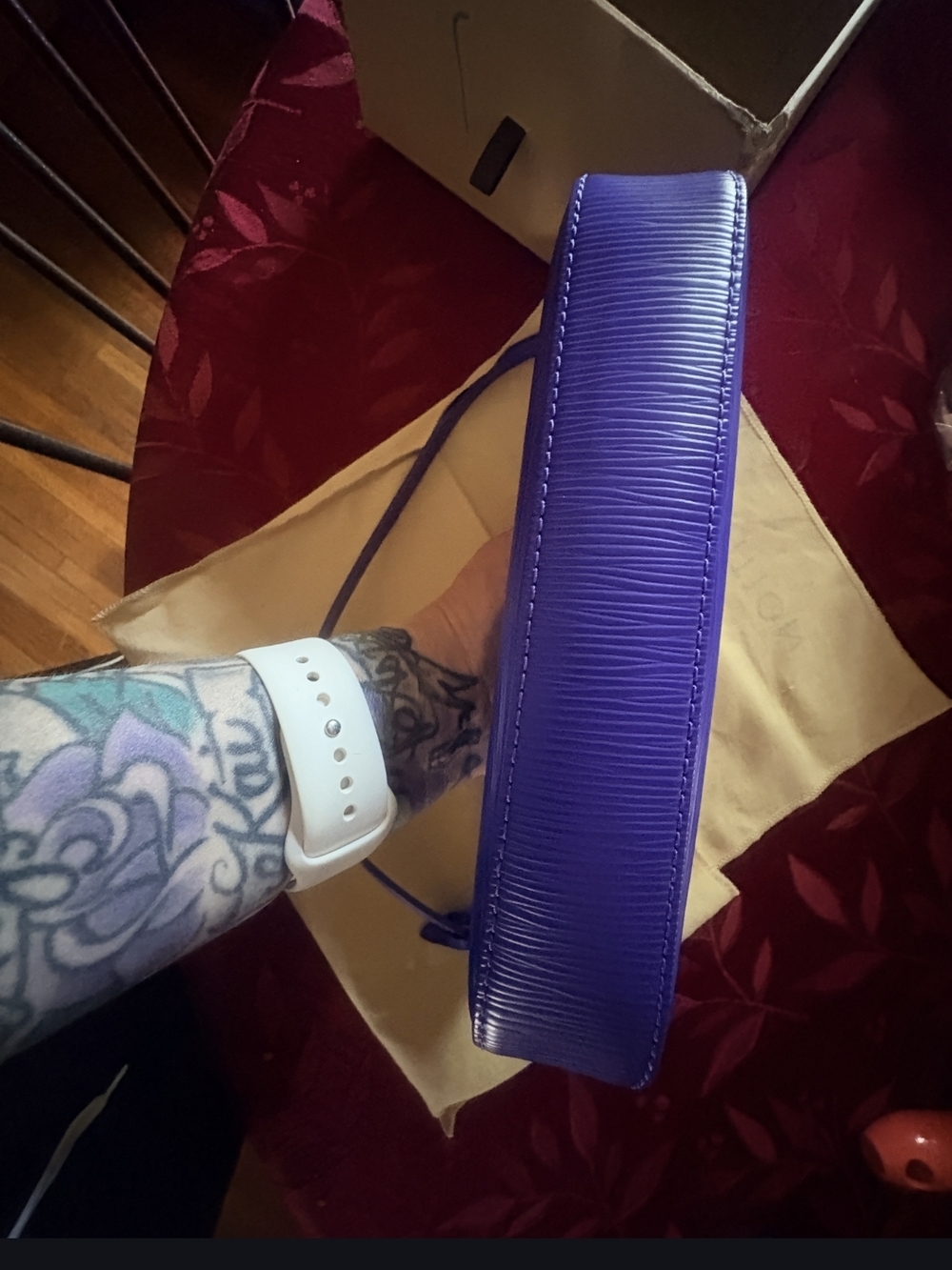 LV Epi Leather Pouchette - Picture 4 of 6